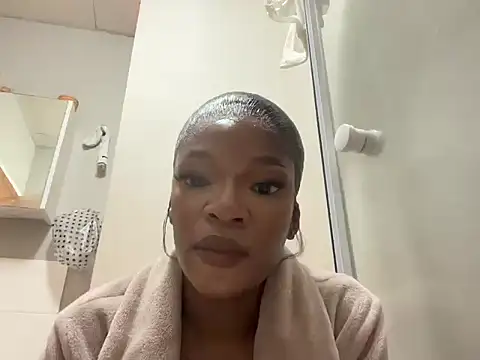 LunaJoHeat online show from 04-21-26, 10:23