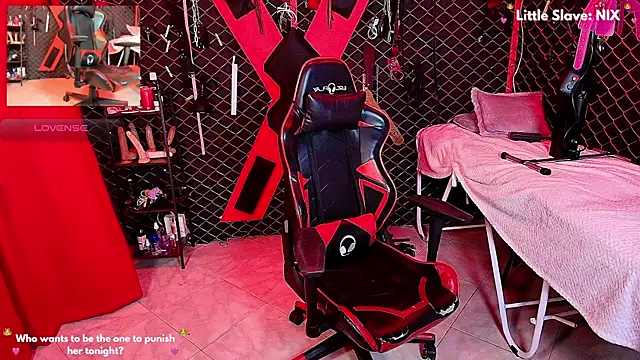 Snapshot of i_Nixx chatting on 03-30-26, 05:25 i Nixx online show from 03-30-26, 05:25