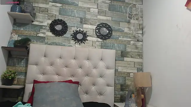 Skylernaomi online show from 06-09-26, 03:34