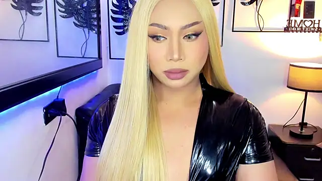 Snapshot of _YourBeautifulShemale_ chatting on 05-19-26, 09:37 YourBeautifulShemale online show from 05-19-26, 09:37