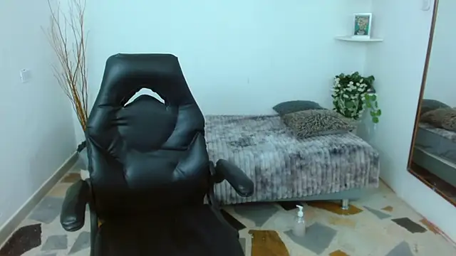 Snapshot of Valeriamora_ chatting on 04-01-26, 01:41 Valeriamora online show from 04-01-26, 01:41