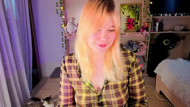 Snapshot of unburnedgirl chatting on 04-04-26, 03:38 unburnedgirl online show from 04-04-26, 03:38