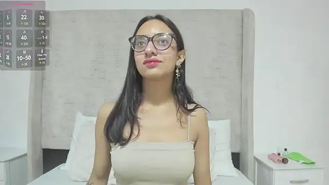 Charlotte Benette online show from 05-13-26, 12:24