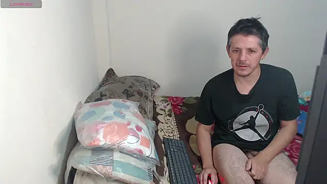 Snapshot of Adan_y_eva_bk chatting on 04-07-26, 11:15 Adan y eva bk online show from 04-07-26, 11:15