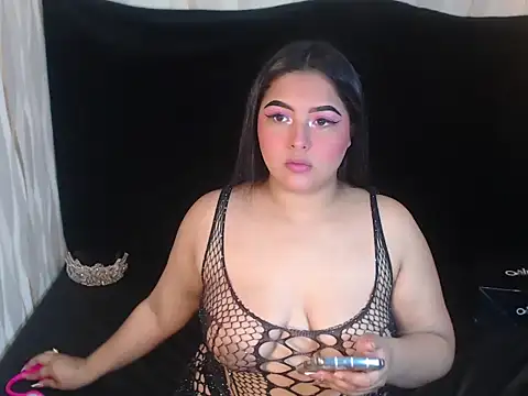 Snapshot of KamylaBiker chatting on 04-19-26, 01:38 KamylaBiker online show from 04-19-26, 01:38