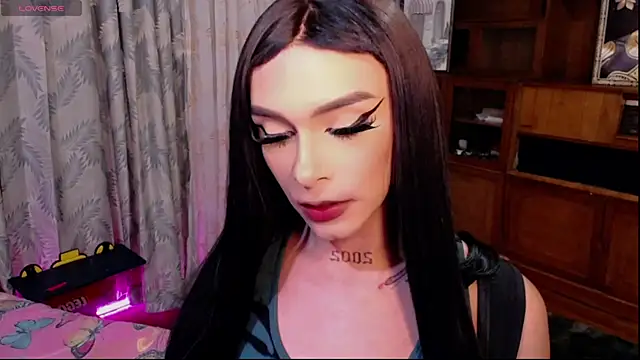 Snapshot of AdhaaraMoon_ chatting on 04-03-26, 04:54 AdhaaraMoon online show from 04-03-26, 04:54