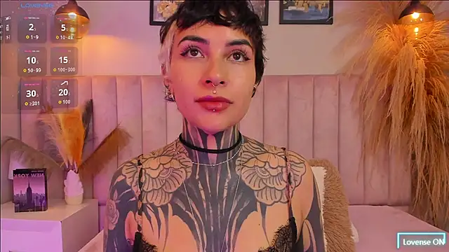 Luana fiore online show from 05-02-26, 12:21
