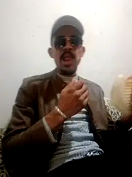 Snapshot of YAsinmilano chatting on 04-01-26, 02:47 YAsinmilano online show from 04-01-26, 02:47