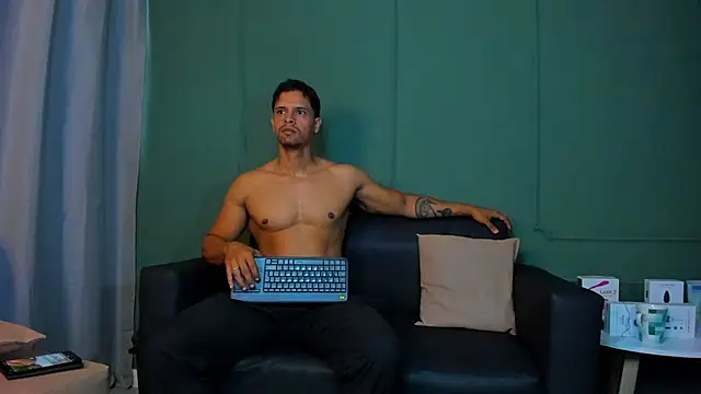 Snapshot of dominc_berry chatting on 07-18-26, 12:31 dominc berry online show from 07-18-26, 12:31