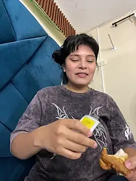 SamanthaColen  online show from 04-14-26, 11:44
