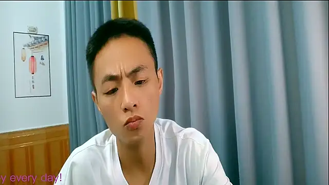Snapshot of davidboys chatting on 06-17-26, 02:03 davidboys online show from 06-17-26, 02:03