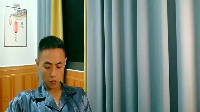 Snapshot of davidboys chatting on 06-25-26, 04:44 davidboys online show from 06-25-26, 04:44
