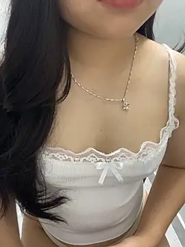 Rosecute11 online show from 04-24-26, 07:00