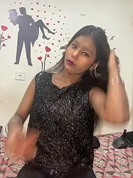 Snapshot of Cutiepie- chatting on 05-05-26, 06:38 Cutiepie- online show from 05-05-26, 06:38