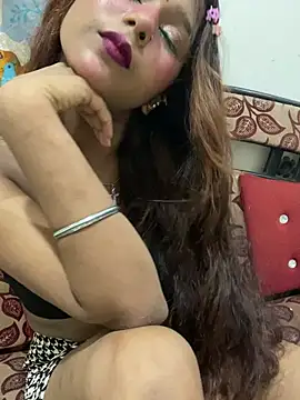Snapshot of Cutiepie- chatting on 05-12-26, 07:44 Cutiepie- online show from 05-12-26, 07:44