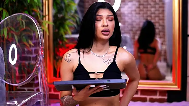 SpicyLeyla online show from 04-18-26, 06:12