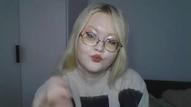 Elayne Sweet online show from 05-19-26, 06:09