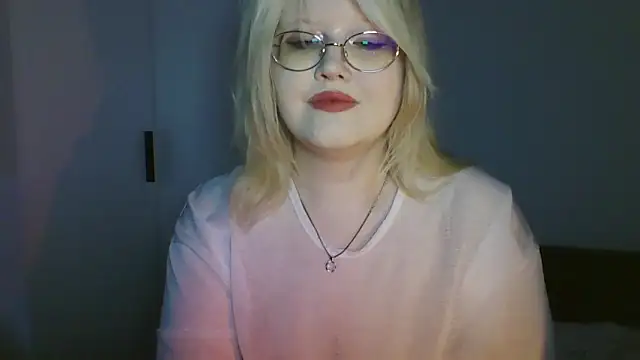 Snapshot of Elayne_Sweet chatting on 06-15-26, 06:04 Elayne Sweet online show from 06-15-26, 06:04