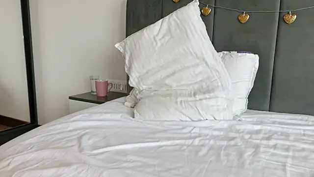 Snapshot of DreamyK chatting on 05-09-26, 10:53 DreamyK online show from 05-09-26, 10:53