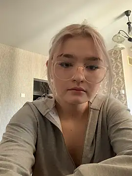 Snapshot of KimCarr chatting on 04-02-26, 11:52 KimCarr online show from 04-02-26, 11:52