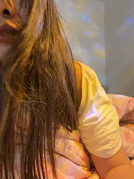 Snapshot of Xiaoyunduo1 chatting on 04-26-26, 07:17 Xiaoyunduo1 online show from 04-26-26, 07:17