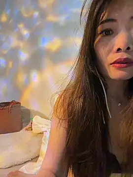 Snapshot of Xiaoyunduo1 chatting on 05-05-26, 06:43 Xiaoyunduo1 online show from 05-05-26, 06:43