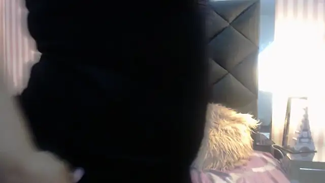 ViviJones online show from 04-06-26, 08:10