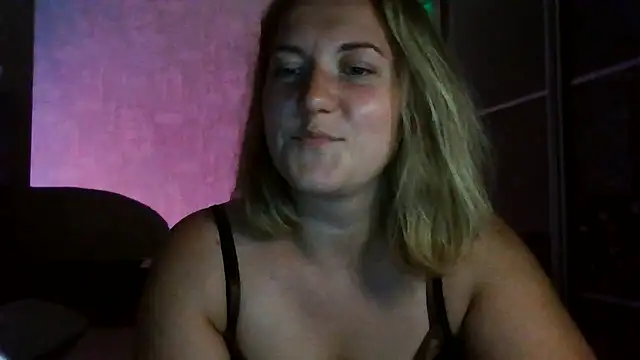 Snapshot of TinaKittyX chatting on 07-27-26, 07:21 TinaKittyX online show from 07-27-26, 07:21
