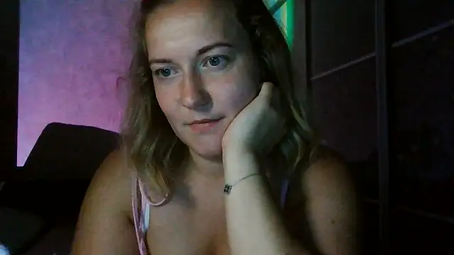 Snapshot of TinaKittyX chatting on 07-28-26, 08:52 TinaKittyX online show from 07-28-26, 08:52