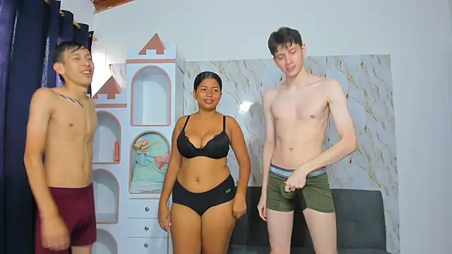 playhouse couple online show from 04-07-26, 01:44