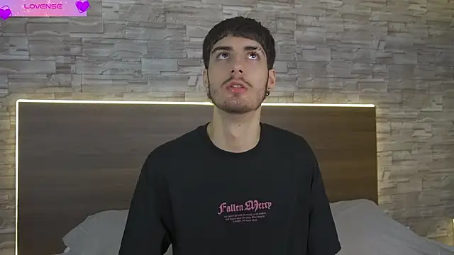 Snapshot of Enzo_Crown chatting on 04-01-26, 07:55 Enzo Crown online show from 04-01-26, 07:55