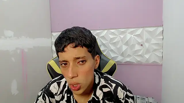 Snapshot of Yei_lee_ chatting on 04-03-26, 04:54 Yei lee online show from 04-03-26, 04:54