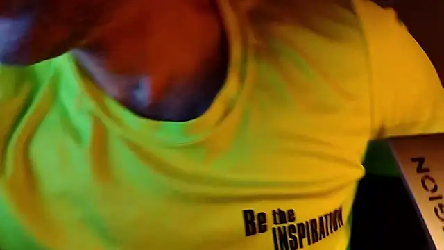 Snapshot of barebearstudio chatting on 04-01-26, 09:21 barebearstudio online show from 04-01-26, 09:21