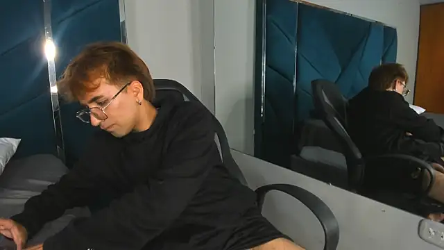 Snapshot of JeremySanders1_ chatting on 04-03-26, 12:41 JeremySanders1 online show from 04-03-26, 12:41