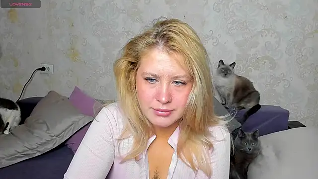 Simply Alex online show from 05-18-26, 01:02