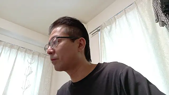 Snapshot of zakochin1106 chatting on 05-21-26, 05:14 zakochin1106 online show from 05-21-26, 05:14