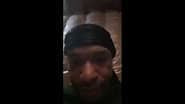 Snapshot of JRNBLU44 chatting on 05-11-26, 10:51 JRNBLU44 online show from 05-11-26, 10:51