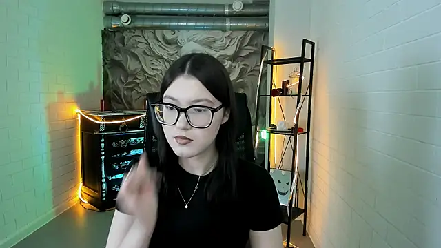 Snapshot of JennyGibson chatting on 04-07-26, 05:19 JennyGibson online show from 04-07-26, 05:19