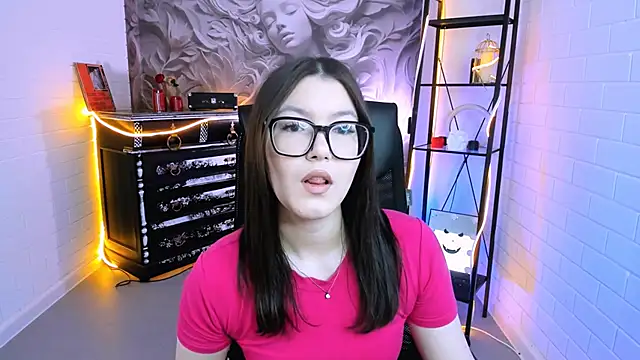 JennyGibson online show from 06-19-26, 05:12