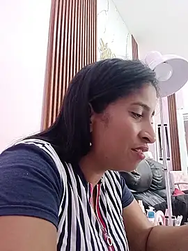 SofiaMendez1  online show from 05-01-26, 04:11