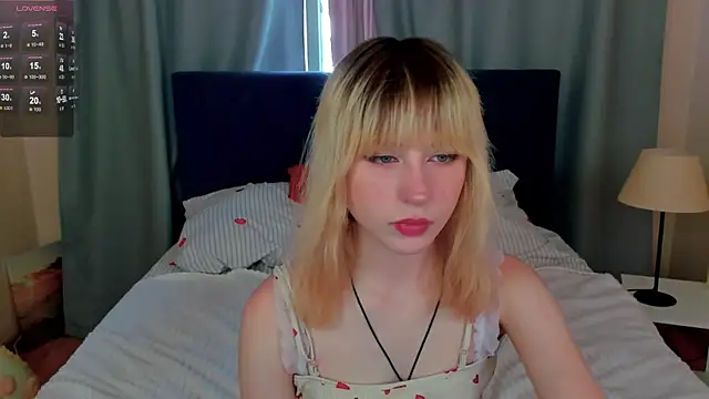 Snapshot of MiaKimiko chatting on 06-08-26, 01:39 MiaKimiko online show from 06-08-26, 01:39