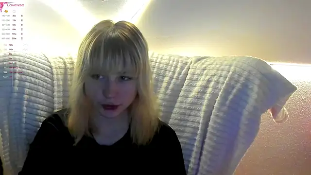 Snapshot of MiaKimiko chatting on 06-09-26, 02:01 MiaKimiko online show from 06-09-26, 02:01