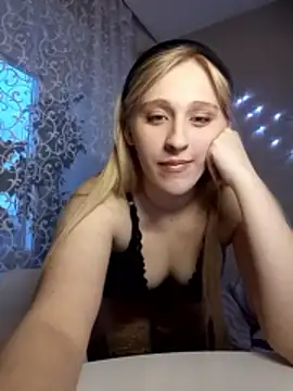 Snapshot of IsOlli chatting on 04-04-26, 12:24 IsOlli online show from 04-04-26, 12:24