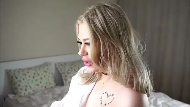 Snapshot of UnfittedExchange chatting on 04-07-26, 01:22 UnfittedExchange online show from 04-07-26, 01:22