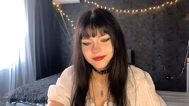 EmilyEmbears online show from 05-07-26, 05:35