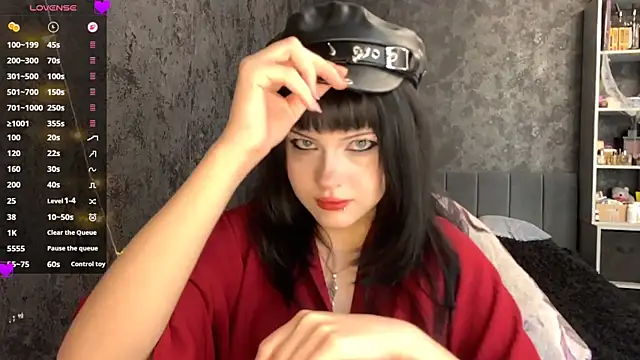 EmilyEmbears online show from 06-11-26, 06:22