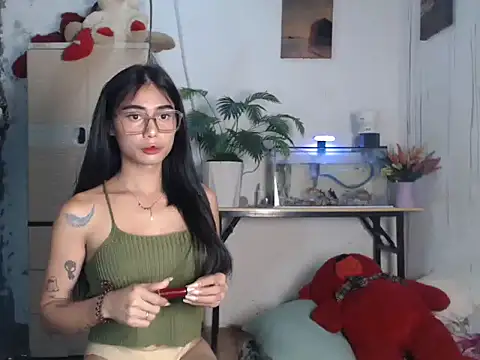 Snapshot of Martha4you chatting on 06-17-26, 02:29 Martha4you online show from 06-17-26, 02:29