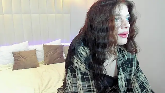 Snapshot of MaryaRyan chatting on 04-08-26, 01:05 MaryaRyan online show from 04-08-26, 01:05