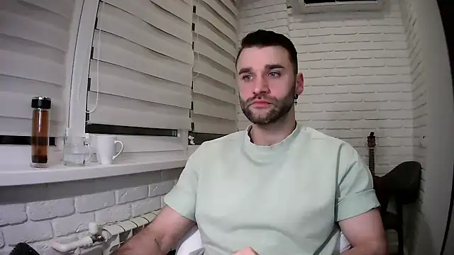 Snapshot of DaddySlava chatting on 04-09-26, 06:02 DaddySlava online show from 04-09-26, 06:02