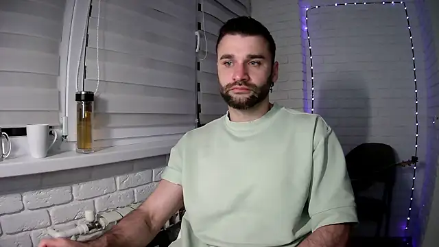 Snapshot of DaddySlava chatting on 04-20-26, 06:20 DaddySlava online show from 04-20-26, 06:20